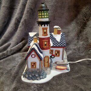 The Village Collection St Nicholas Square 1997 LIGHTHOUSE Illuminated (No Box)